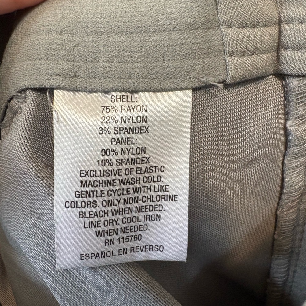 JM Collection Elegant Gray Trousers. Size 14. Elastic waist with belt loops. - Picture 9 of 10